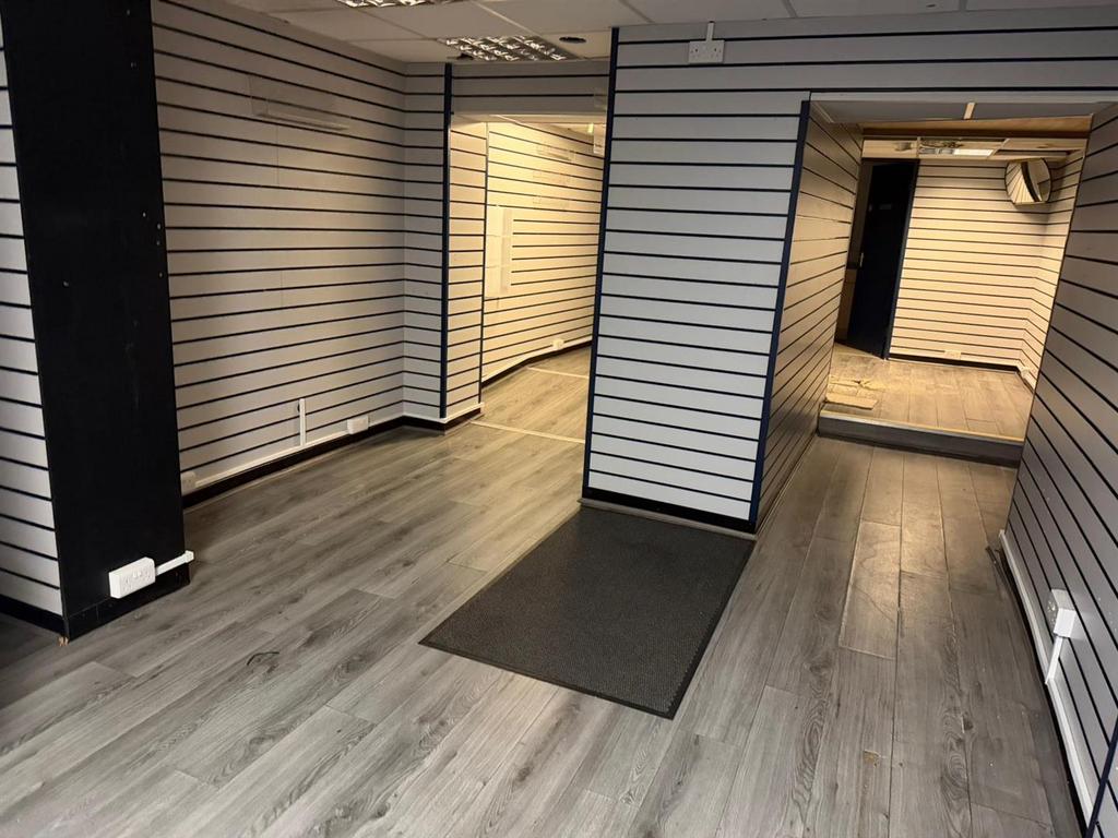 Shop 5 .jpeg