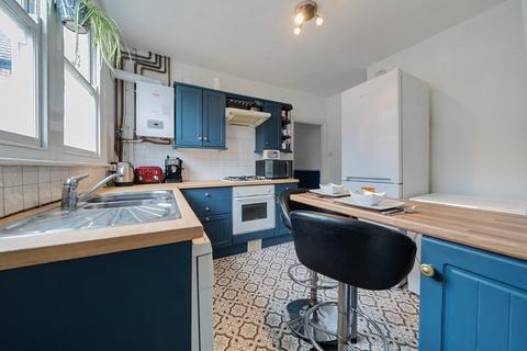3 bedroom flat for sale, College Road, London, SW19