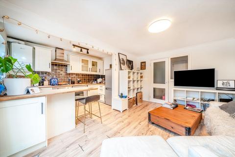 1 bedroom flat for sale, Queens Road, Twickenham TW1