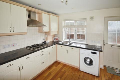 3 bedroom terraced house to rent, Bolsover Road, Chesterfield S43