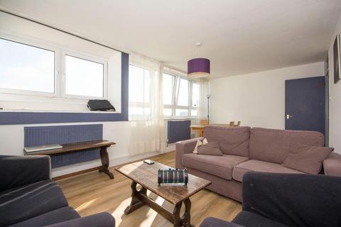 2 bedroom flat to rent, Yelverton Road, Battersea SW11