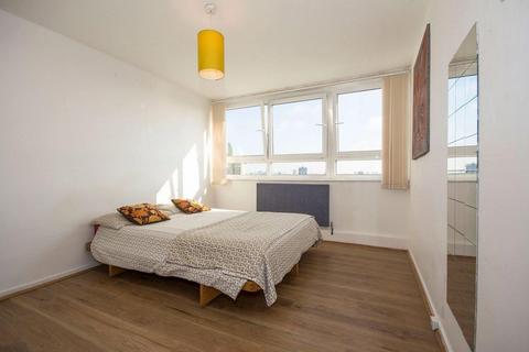 2 bedroom flat to rent, Yelverton Road, Battersea SW11
