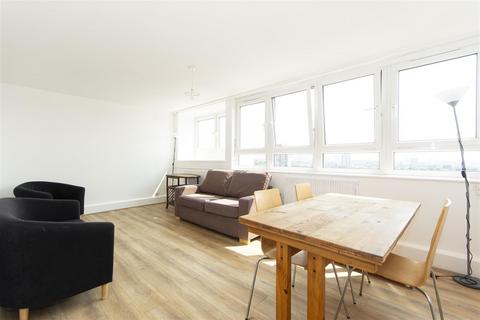 2 bedroom flat to rent, Yelverton Road, Battersea SW11