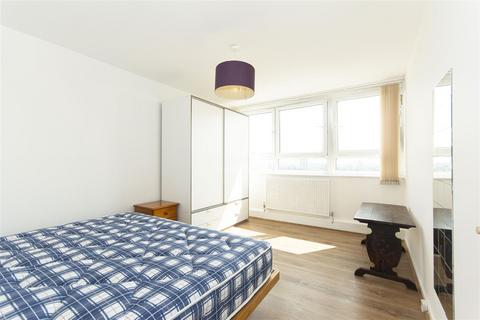 2 bedroom flat to rent, Yelverton Road, Battersea SW11