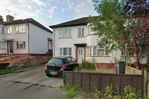 3 bedroom maisonette for sale, Hexham Gardens, Isleworth TW7