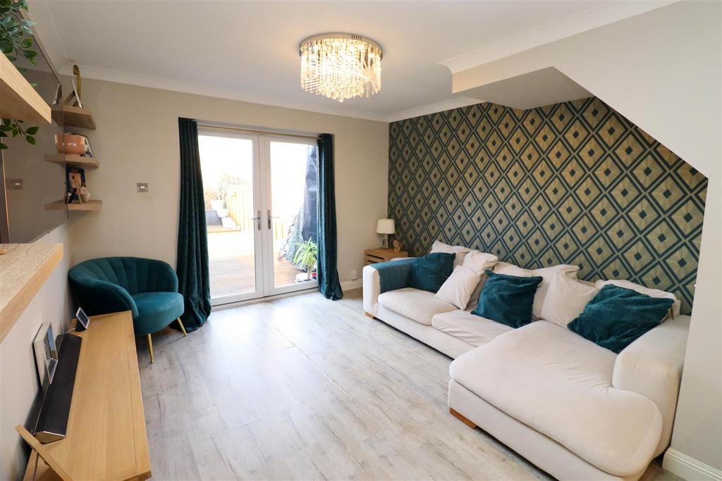 Lounge/Dining Room