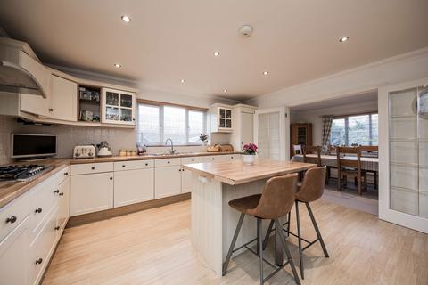 4 bedroom detached house for sale, Maidstone Road, Pembury