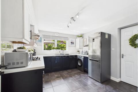 3 bedroom terraced house for sale, Sutton Park Gardens, Kidderminster, DY11 6LJ