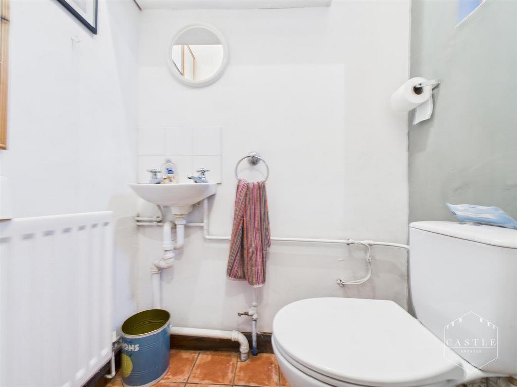 Guest cloakroom