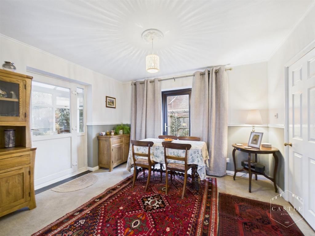 LOUNGE/DINING ROOM - Dining Area