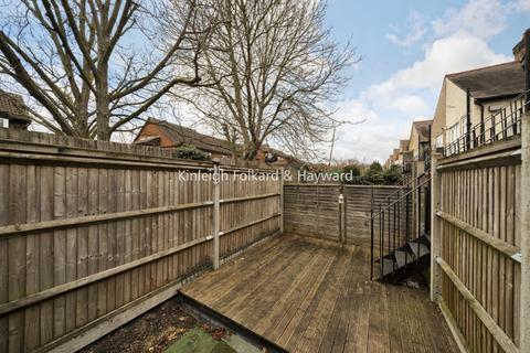 3 bedroom flat to rent, Kimble Road, London, SW19