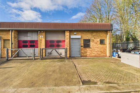 Industrial unit to rent - Cottingham Way, Thrapston, Kettering, Northamptonshire, NN14