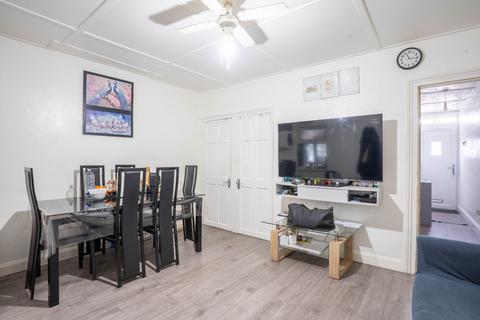 2 bedroom end of terrace house for sale, Denton Street, Gravesend, Kent, DA12