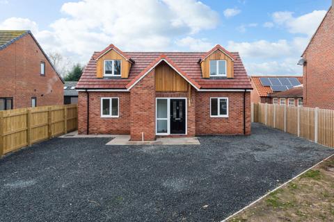 4 bedroom detached house for sale, Low Street, Carlton