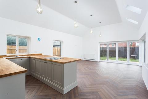 4 bedroom detached house for sale, Low Street, Carlton