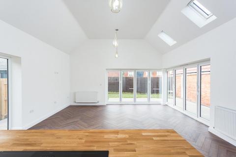 4 bedroom detached house for sale, Low Street, Carlton