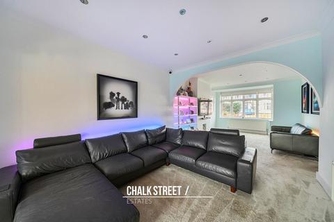 3 bedroom semi-detached house for sale, Suttons Lane, Hornchurch, RM12