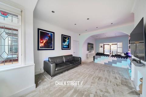 undefined, Suttons Lane, Hornchurch, RM12