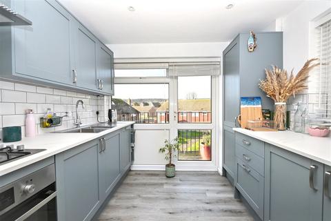 2 bedroom flat for sale, Ratton Road, Eastbourne