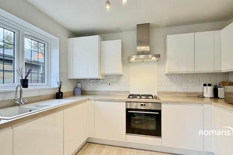 3 bedroom detached house for sale, Albatross Way, Basingstoke, Hampshire