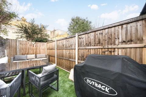 2 bedroom maisonette for sale, Ravensbury Road, London SW18