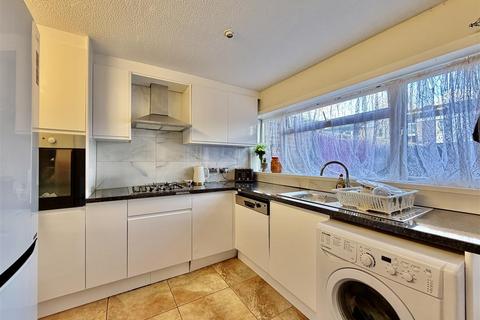 undefined, High Street, Cranford TW5