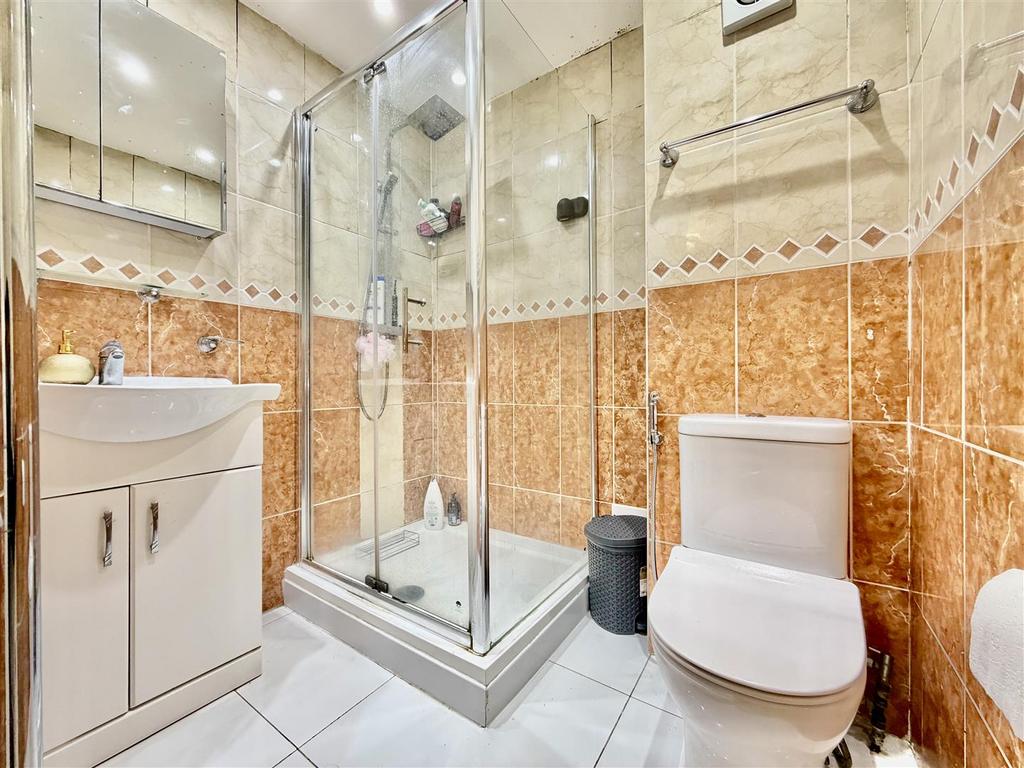 Shower Room/ WC