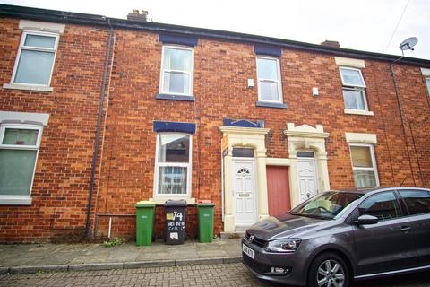 3 bedroom terraced house to rent, 3-Bed Terraced House to Let on Henderson Street, Preston
