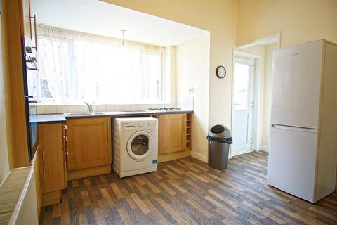3 bedroom terraced house to rent, 3-Bed Terraced House to Let on Henderson Street, Preston