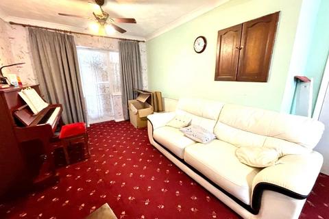 3 bedroom semi-detached house for sale, Harper Way, Rayleigh, Essex, SS6