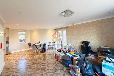 4 bedroom house to rent, Lilac Gardens, London, W5
