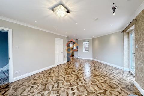 undefined, Lilac Gardens, London, W5