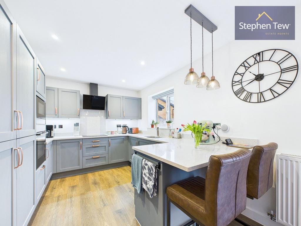 Kitchen/ Diner/ Lounge