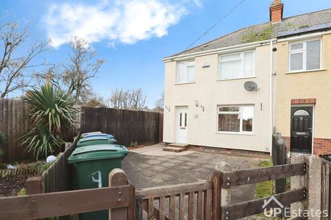 3 bedroom end of terrace house to rent, Grapes Close, Coventry