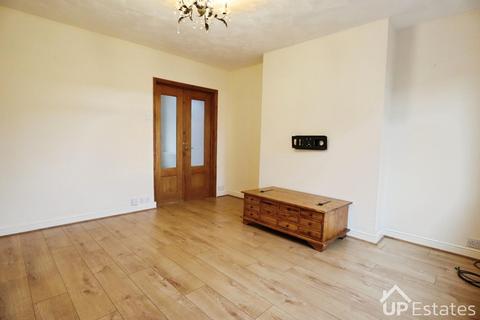 3 bedroom end of terrace house to rent, Grapes Close, Coventry