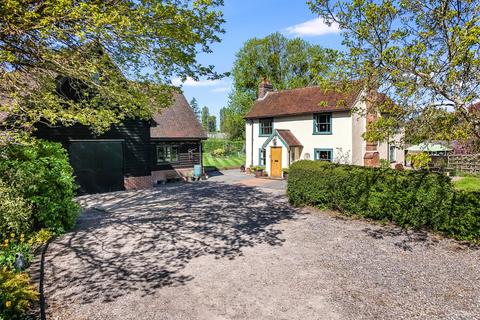 3 bedroom detached house for sale, Butts Green Road, Sandon, Chelmsford, Essex, CM2