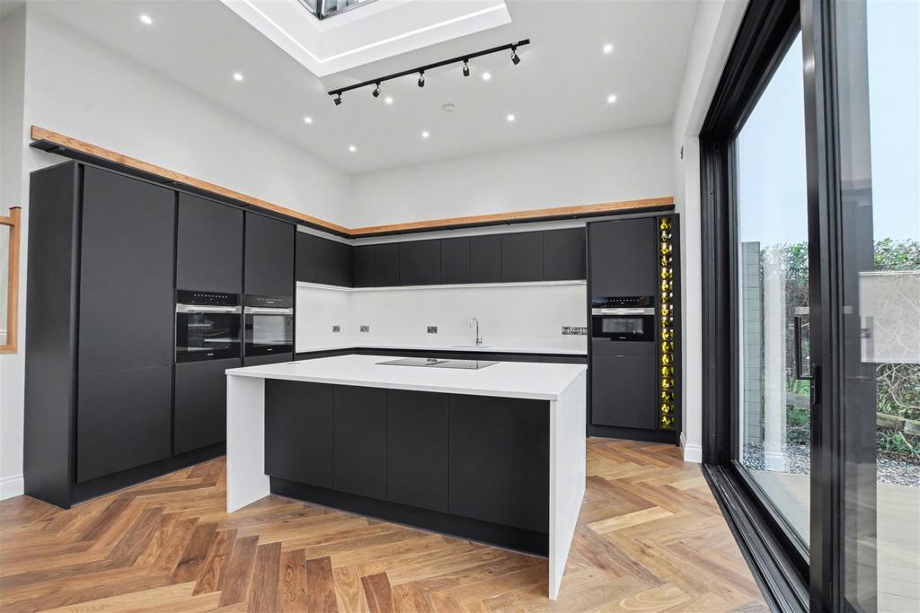 Open Plan Living/Dining Kitchen Area