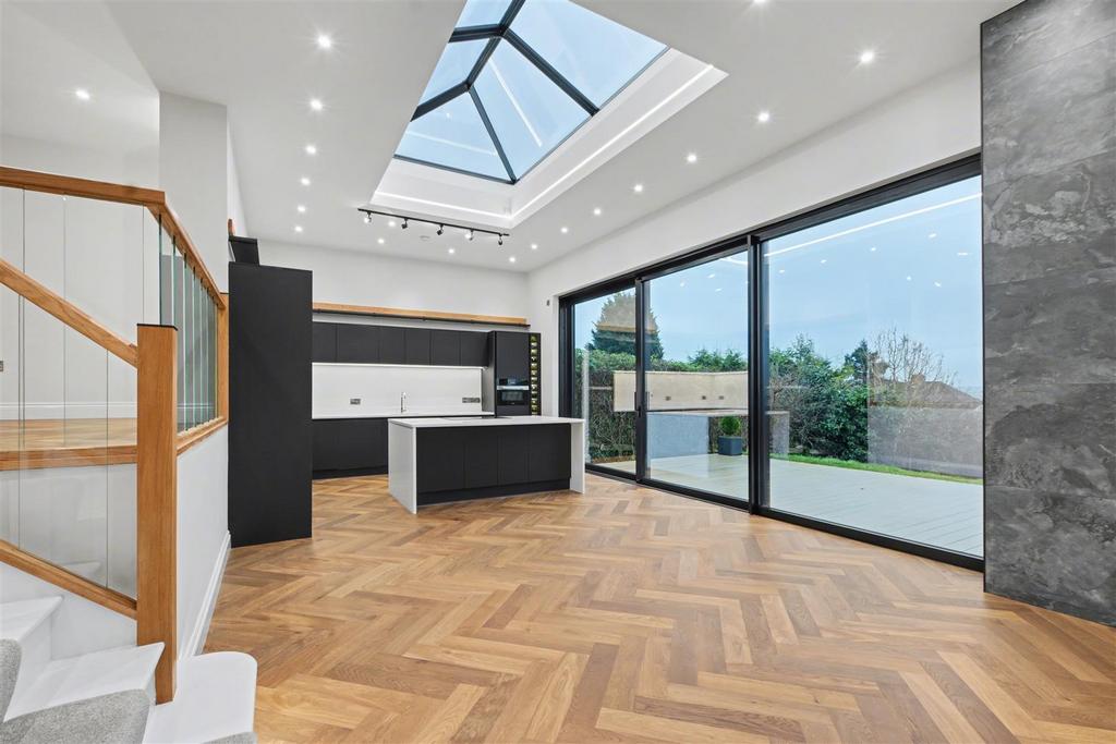 Open Plan Living/Dining Kitchen Area