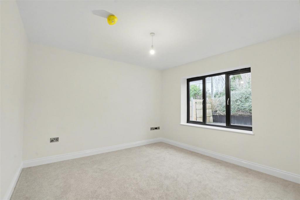 Sitting Room/Play Room/Bedroom