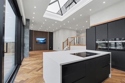 4 bedroom detached house for sale, Cleve Avenue, Toton, Nottingham