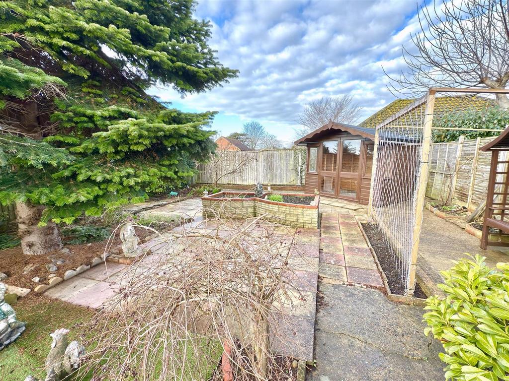 GARDEN REAR.jpg