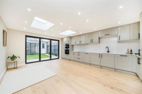 4 bedroom terraced house for sale, Alderbury Road, London SW13