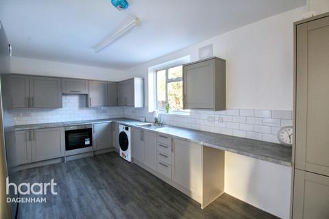 3 bedroom semi-detached house to rent, Stansgate Road, Dagenham