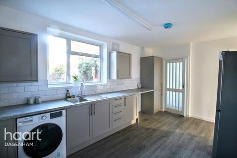 3 bedroom semi-detached house to rent, Stansgate Road, Dagenham