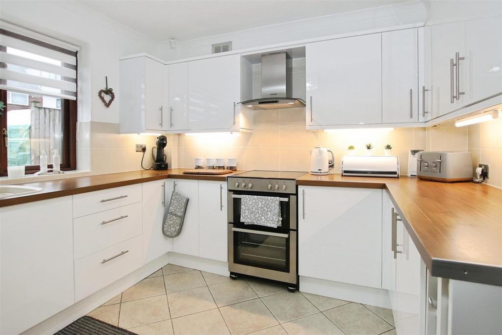 Fitted kitchen