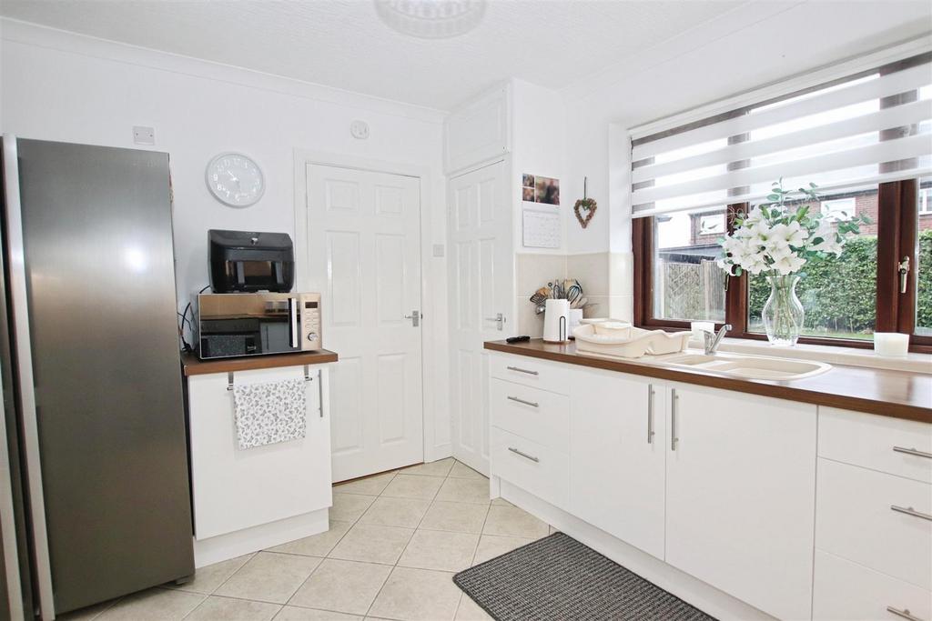Fitted kitchen