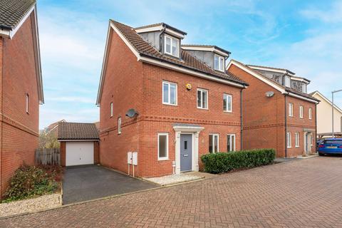5 bedroom detached house to rent, Tulip Gardens, Cringleford