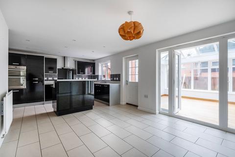 5 bedroom detached house to rent, Tulip Gardens, Cringleford