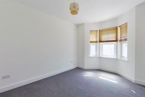 1 bedroom flat to rent, Kingston Road Raynes Park