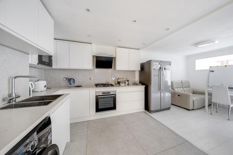 2 bedroom flat to rent, Admiral Walk, London, W9